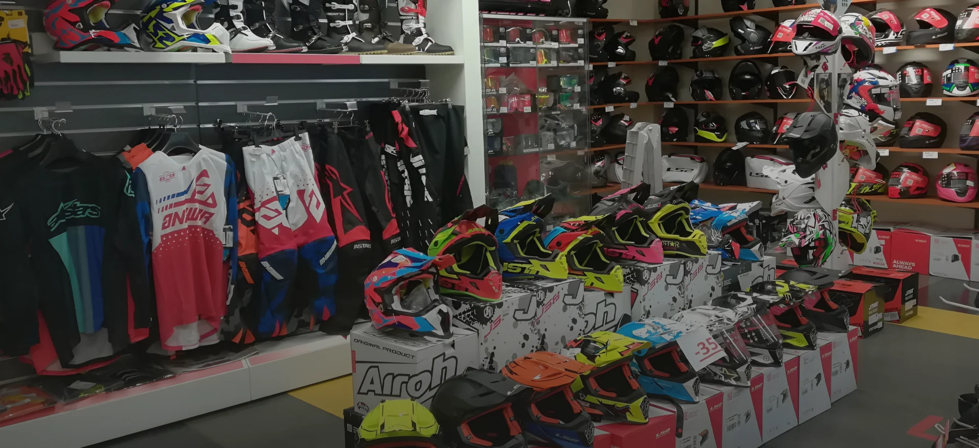 Elite Moto Magasin Moto Lannion Slide3